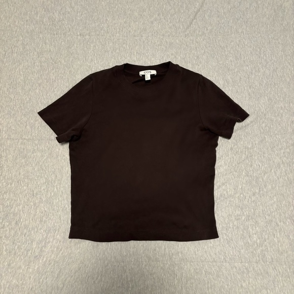 COS chocolate brown cropped t-shirt - Picture 1 of 4